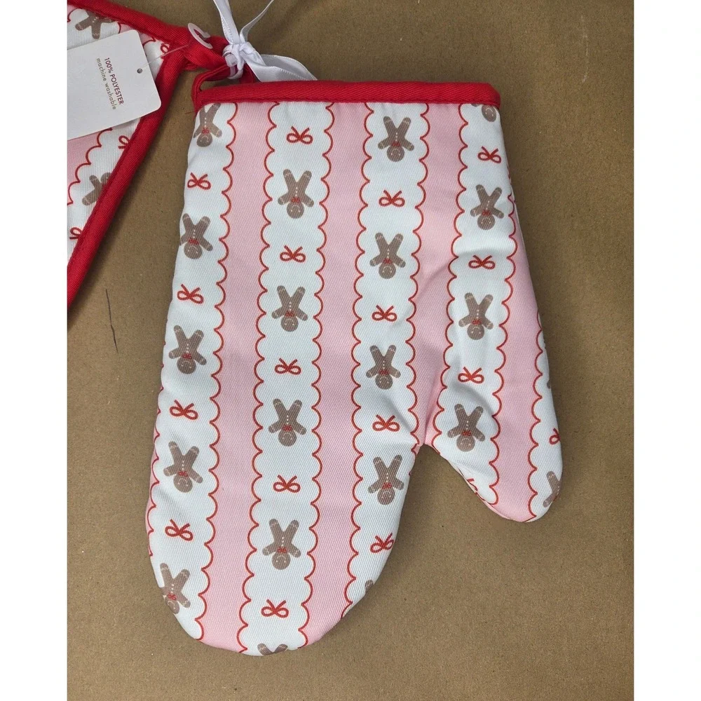 Pink Gingerbread Man Oven Mitt and Pot Holder Set Christmas Kitchen